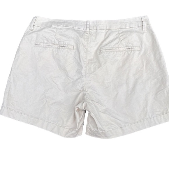 Old Navy‎ Everyday Short Beige Shorts - Picture 2 of 7